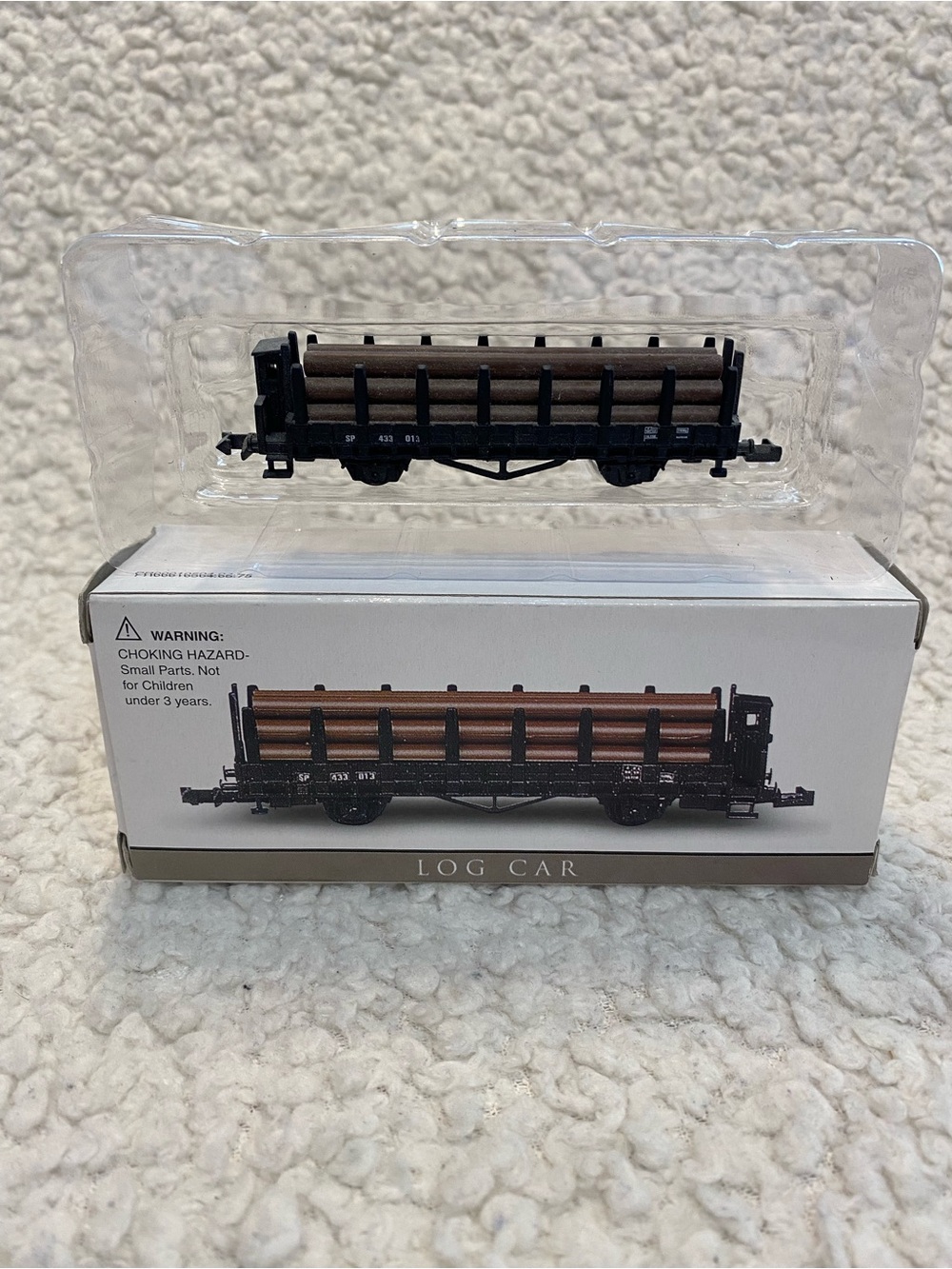 Scale BOXED Southern Pacific Log Car Train Model.